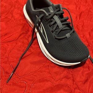 NEW Womens Black Altra Escalante 4